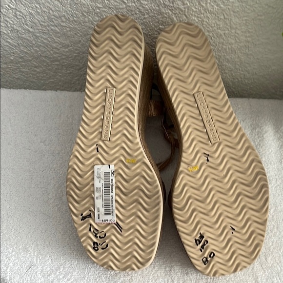 Lucky Brand Women's Rose Gold Sandals - Picture 6 of 11